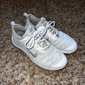 Nike White Bermuda golf shoes Women’s